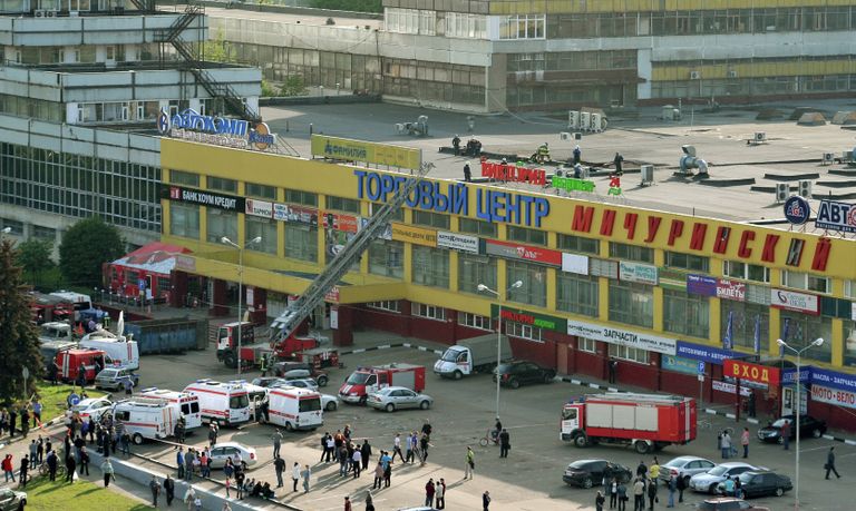 Обрушение конструкций в торговом центре Мичуринский Обрушение конструкций в торговом центре Мичуринский
