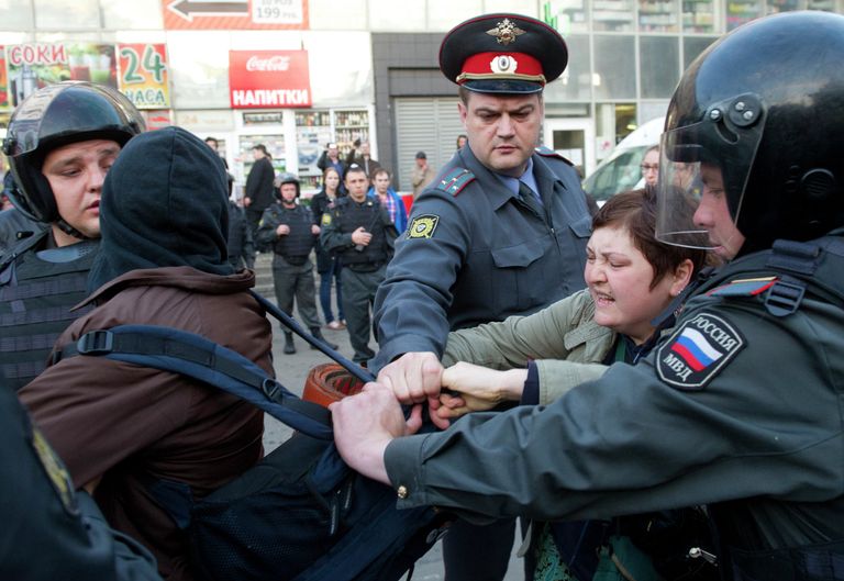 Лагерь оппозиции на Чистых прудах разогнан полицией Лагерь оппозиции на Чистых прудах разогнан полицией