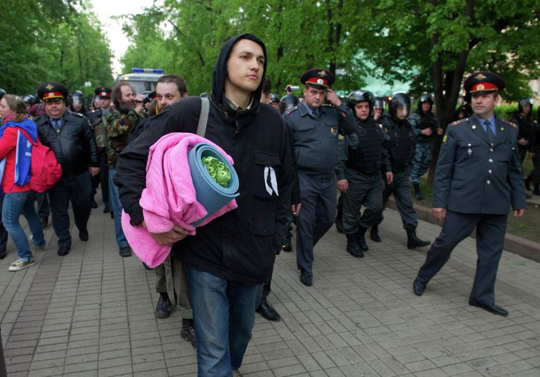 Лагерь оппозиции на Чистых прудах разогнан полицией Лагерь оппозиции на Чистых прудах разогнан полицией