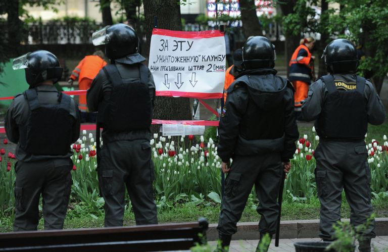 Лагерь оппозиции на Чистых прудах разогнан полицией Лагерь оппозиции на Чистых прудах разогнан полицией