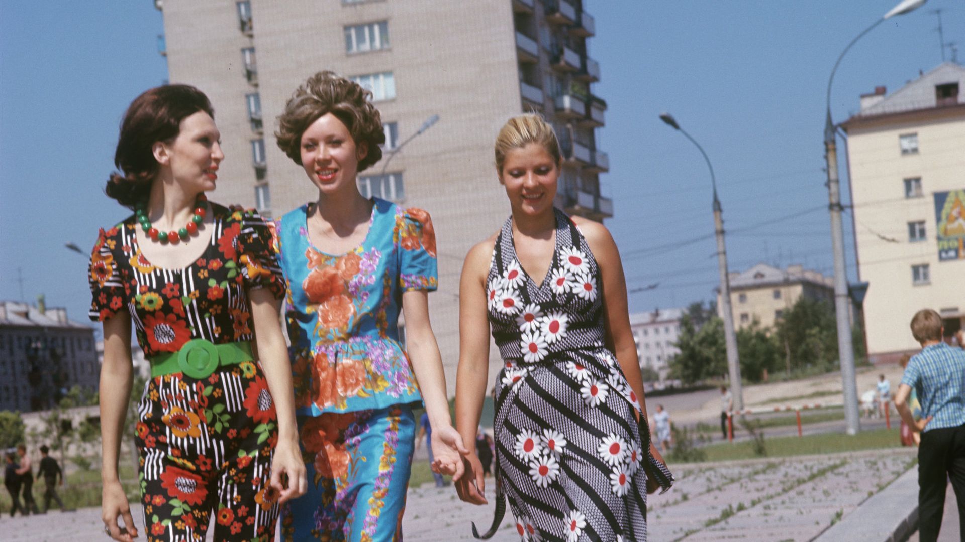 Образцы летней одежды, сшитой из ивановской ткани, 1974 год Образцы летней одежды, сшитой из ивановской ткани, 1974 год - РИА Новости, 1920, 27.01.2026