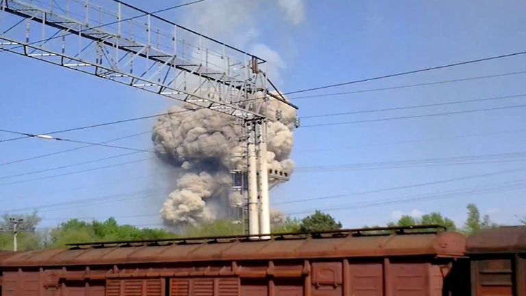 Взрывы на складе боеприпасов в Приморье Взрывы на складе боеприпасов в Приморье