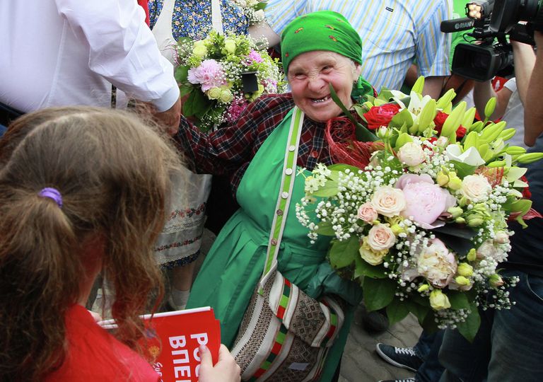 Прилет Бурановских бабушек в Москву Прилет Бурановских бабушек в Москву