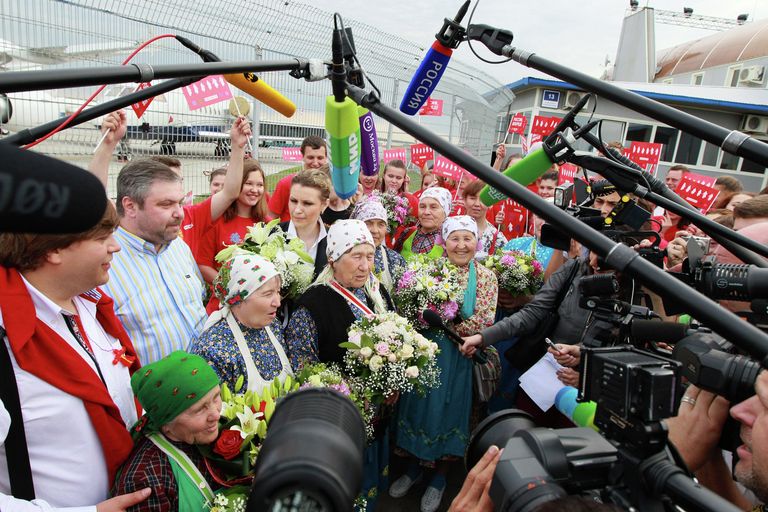 Прилет Бурановских бабушек в Москву Прилет Бурановских бабушек в Москву