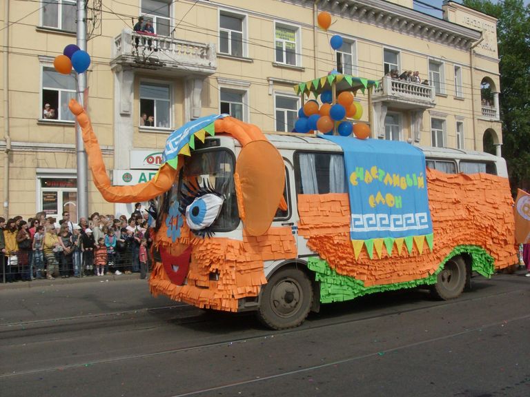 Иркутск карнавал день города праздник Иркутск карнавал день города праздник