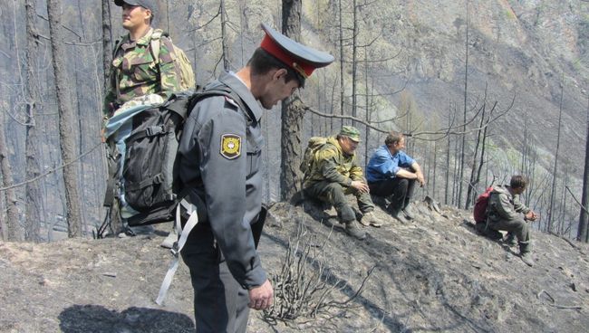 Поисковый отряд на месте пожара в Барум-Хемчикском районе Тувы