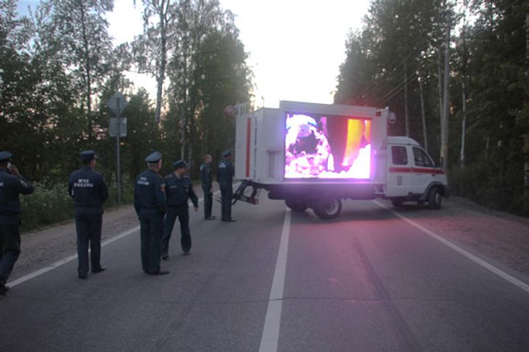 Три вагона со щебенкой сошли с рельсов в Петербурге Три вагона со щебенкой сошли с рельсов в Петербурге