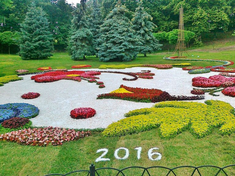 Композиция в честь будущего Евро-2016, который пройдет во Фр Композиция в честь будущего Евро-2016, который пройдет во Фр
