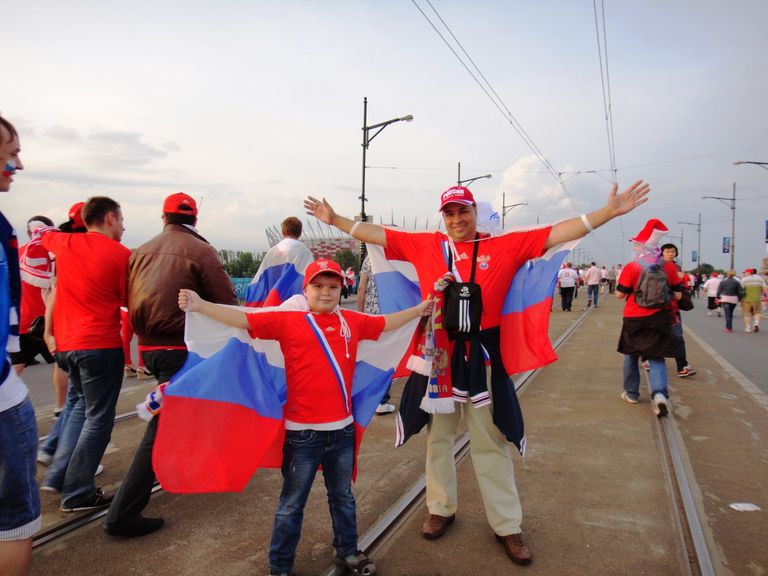 Слезы победы и поражений: как в Варшаве болели за Россию на Евро Слезы победы и поражений: как в Варшаве болели за Россию на Евро