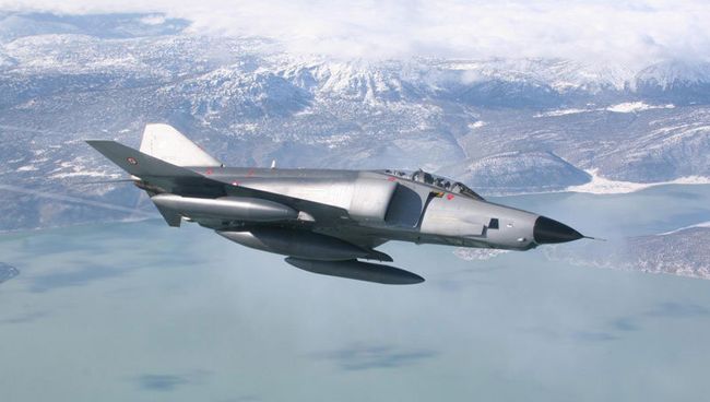 Истребитель RF-4E ВВС Турции Истребитель RF-4E ВВС Турции