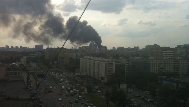 Пожар в районе метро Динамо в Москве Пожар в районе метро Динамо в Москве