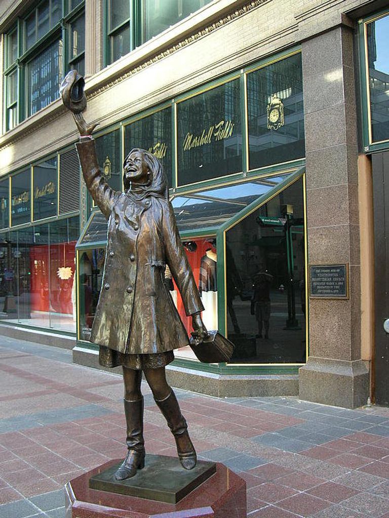 Памятник  у Nicollet Mall