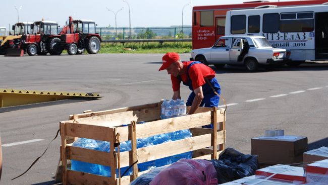 Гуманитарная помощь из Елабуги для Крымска Гуманитарная помощь из Елабуги для Крымска