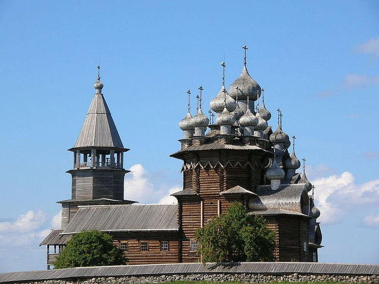 Кижи остров на Онежском озере в Карелии Кижи остров на Онежском озере в Карелии