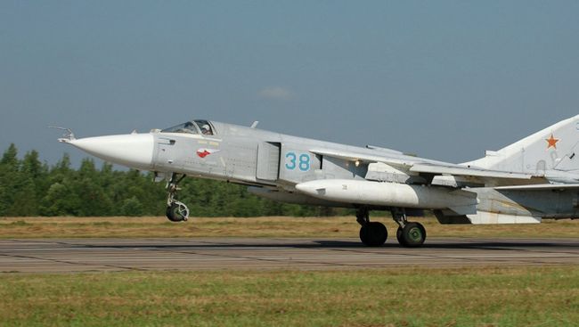 Боевой самолет Су-24. Архивное фото