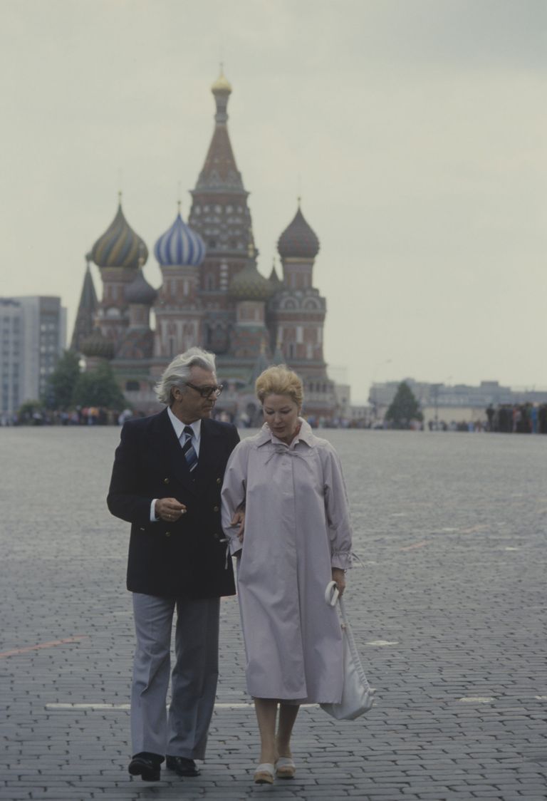 Кинорежиссер Сергей Бондарчук и актриса Ирина Скобцева Кинорежиссер Сергей Бондарчук и актриса Ирина Скобцева