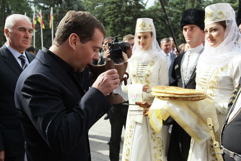 Рабочий визит Д. Медведева в Южную Осетию Рабочий визит Д. Медведева в Южную Осетию
