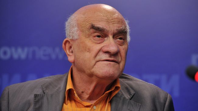 Евгений Ясин