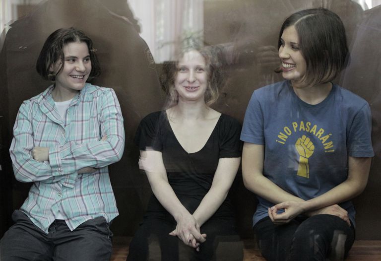 Оглашение приговора участницам панк-группы Pussy Riot Оглашение приговора участницам панк-группы Pussy Riot