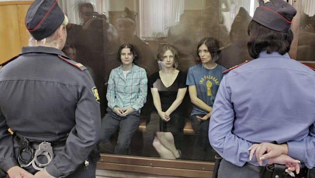 Оглашение приговора участницам панк-группы Pussy Riot