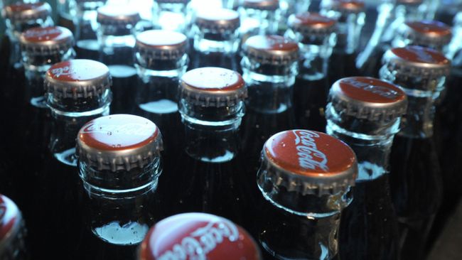 Работа завода Coca-Cola в Москве. Архив Работа завода Coca-Cola в Москве. Архив