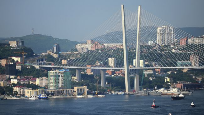 Мост через бухту Золотой Рог во Владивостоке