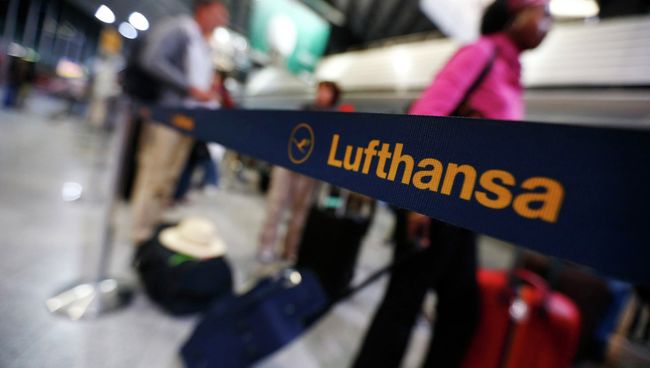 Стойка регистрации пассажиров авиакомпании Lufthansa в аэропорту Франкфурт-на-Майне