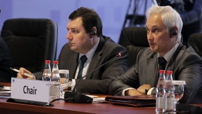 Председатель совещания министров торговли АТЭС - министр экономического развития РФ Андрей Белоусов (справа). Председатель совещания министров торговли АТЭС - министр экономического развития РФ Андрей Белоусов (справа).