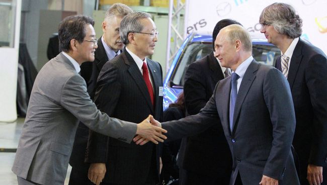 В.Путин прибыл во Владивосток для участия в саммите АТЭС В.Путин прибыл во Владивосток для участия в саммите АТЭС
