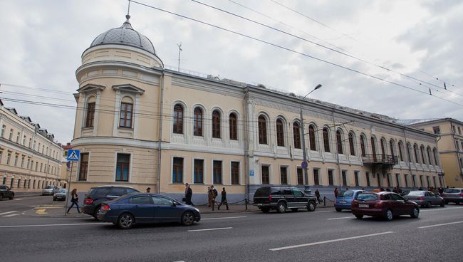 Усадьба князей Волконских на Воздвиженке, 9