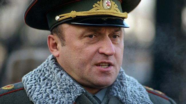 Министр обороны РФ Павел Грачев Министр обороны РФ Павел Грачев