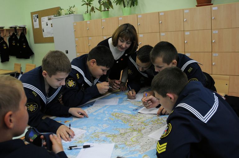 Школа в Крондштате: кадетское братство Школа в Крондштате: кадетское братство