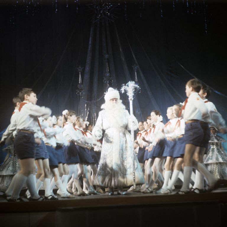 Участники новогоднего праздника в Колонном зале Дома Союзов. 1973 год Участники новогоднего праздника в Колонном зале Дома Союзов. 1973 год