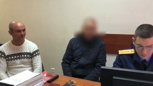 Кадры допроса отца детей, оставленных в аэропорту Шереметьево Кадры допроса отца детей, оставленных в аэропорту Шереметьево