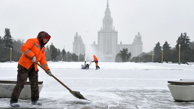 Уборка снега в Москве Уборка снега в Москве