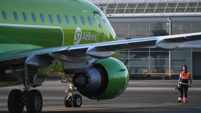 Самолет Embraer-170 авиакомпании S7 Самолет Embraer-170 авиакомпании S7