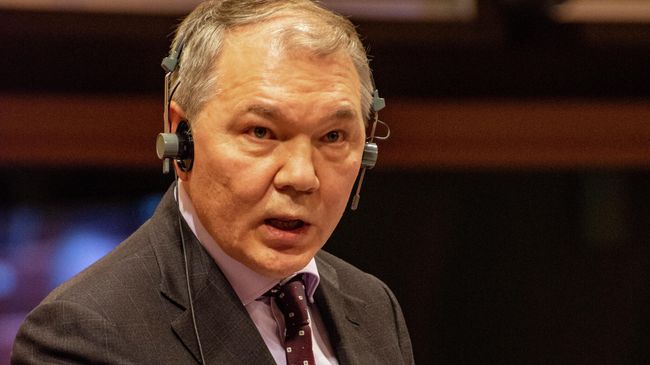 Председатель комитета Государственной Думы РФ по делам СНГ, евразийской интеграции и связям с соотечественниками Леонид Калашников Председатель комитета Государственной Думы РФ по делам СНГ, евразийской интеграции и связям с соотечественниками Леонид Калашников