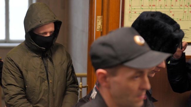 Бывший сотрудник полиции Роман Феофанов перед началом заседания Басманного суда города Москвы. 30 января 2020 Бывший сотрудник полиции Роман Феофанов перед началом заседания Басманного суда города Москвы. 30 января 2020
