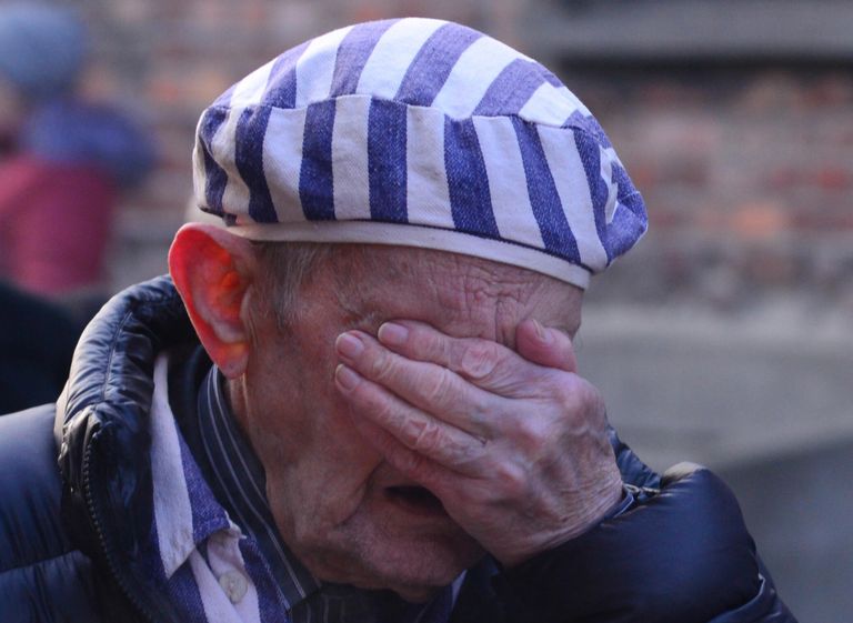 Бывший узник концентрационного лагеря Аушвиц-Биркенау принимает участие на мероприятиях, посвященных 75-летию освобождения Советской армией концентрационного лагеря Освенцим (Аушвиц) в Польше Бывший узник концентрационного лагеря Аушвиц-Биркенау принимает участие на мероприятиях, посвященных 75-летию освобождения Советской армией концентрационного лагеря Освенцим (Аушвиц) в Польше