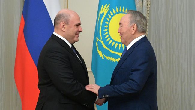 Председатель правительства РФ Михаил Мишустин и первый президент Республики Казахстан Нурсултан Назарбаев во время встречи в Нур-Султане Председатель правительства РФ Михаил Мишустин и первый президент Республики Казахстан Нурсултан Назарбаев во время встречи в Нур-Султане