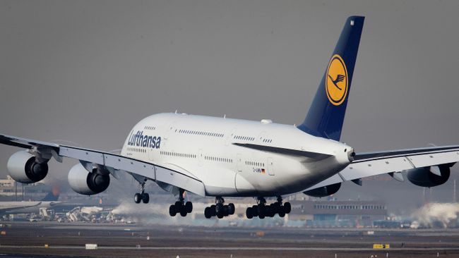Пассажирский самолет авиакомпании Lufthansa