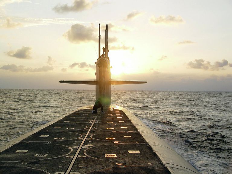 Закрытые ракетные шахты на подводной лодке класса Огайо USS Wyoming Закрытые ракетные шахты на подводной лодке класса Огайо USS Wyoming