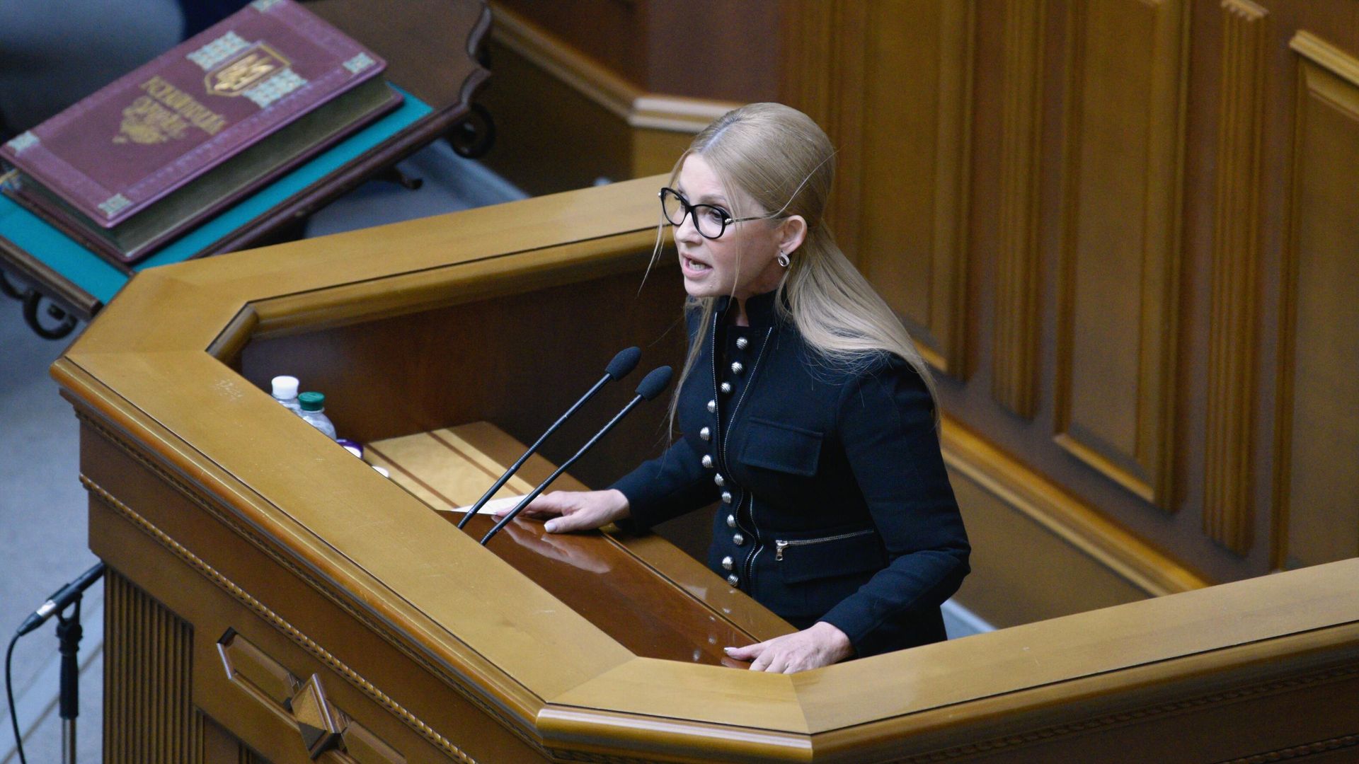 Лидер политической партии Батькивщина Юлия Тимошенко на заседании Верховной рады Украины Лидер политической партии Батькивщина Юлия Тимошенко на заседании Верховной рады Украины - РИА Новости, 1920, 25.11.2021