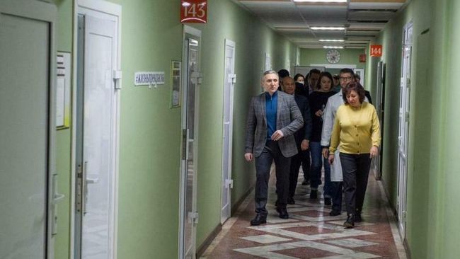 Губернатор Тюменской области Александр Моор в лечебно-реабилитационном центре Градостроитель, где размещены российские граждане, эвакуированные из Китая в связи с распространением коронавируса Губернатор Тюменской области Александр Моор в лечебно-реабилитационном центре Градостроитель, где размещены российские граждане, эвакуированные из Китая в связи с распространением коронавируса