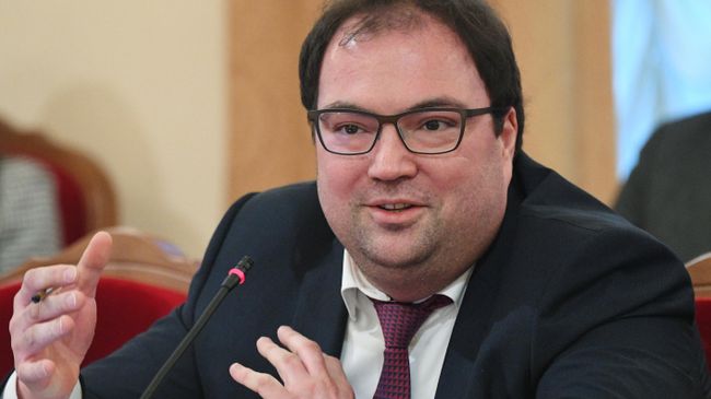 Министр цифрового развития, связи и массовых коммуникаций РФ Максут Шадаев на заседании комитета Государственной Думы РФ по информационной политике, технологиям и связи