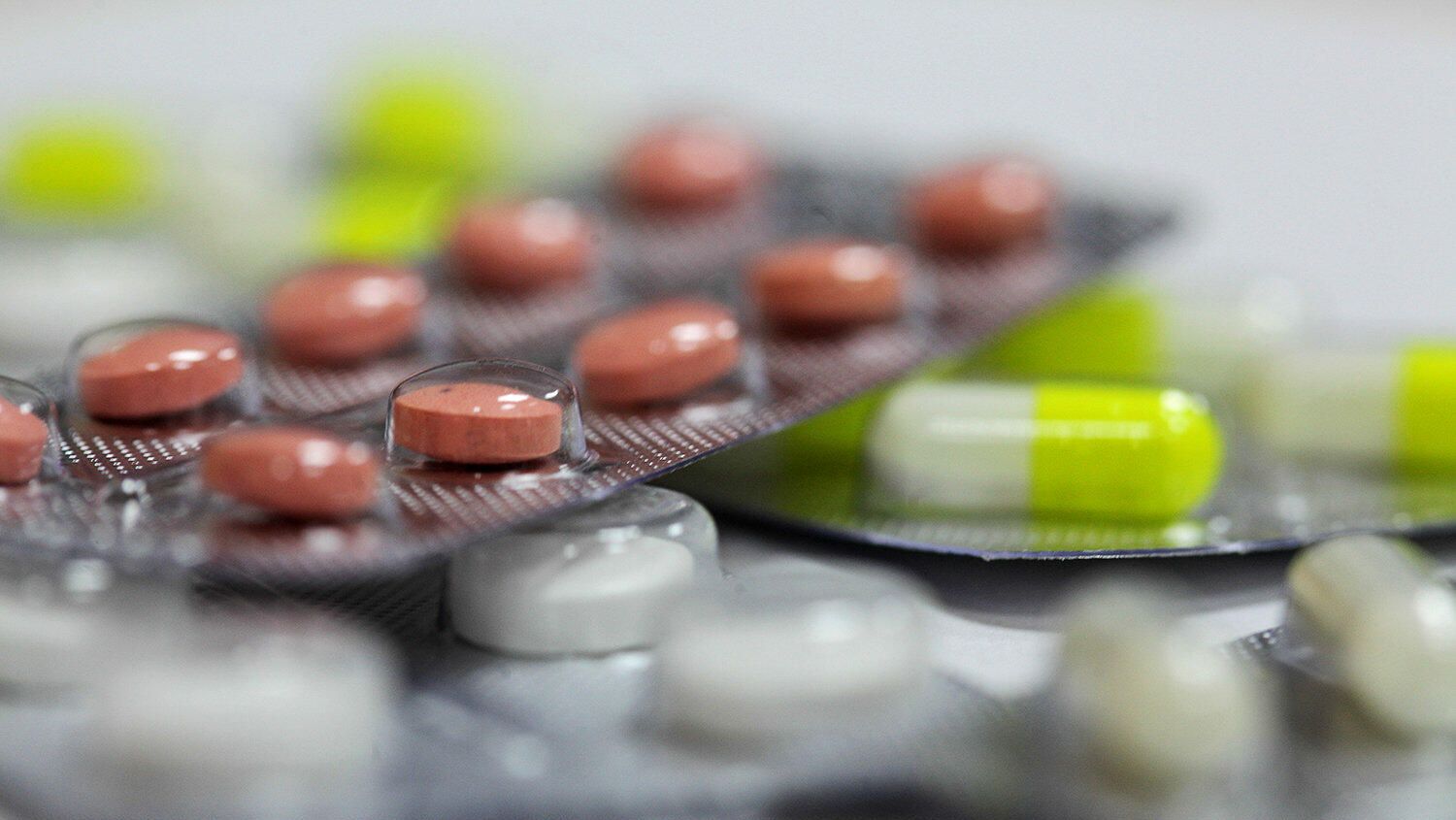 Продукция фармацевтического предприятия Продукция фармацевтического предприятия - РИА Новости, 1920, 27.03.2026