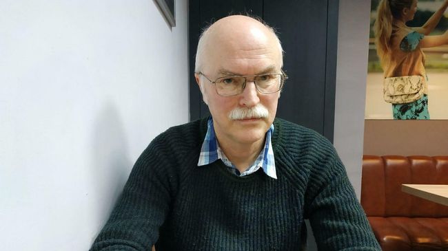 Ведущий научный сотрудник НИИ ядерной физики МГУ, руководитель научно-культурного центра SETI при Совете по астрономии РАН, председатель секции Жизнь и разум во Вселенной Совета по астрономии РАН Александр Панов Ведущий научный сотрудник НИИ ядерной физики МГУ, руководитель научно-культурного центра SETI при Совете по астрономии РАН, председатель секции Жизнь и разум во Вселенной Совета по астрономии РАН Александр Панов