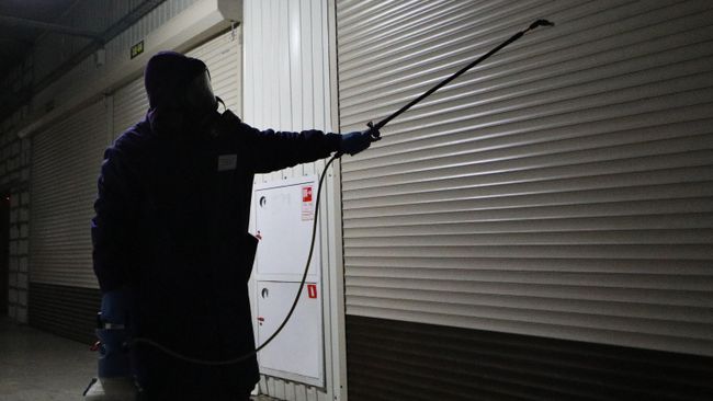 Меры безопасности против распространения коронавируса на рынке Садовод в Москве