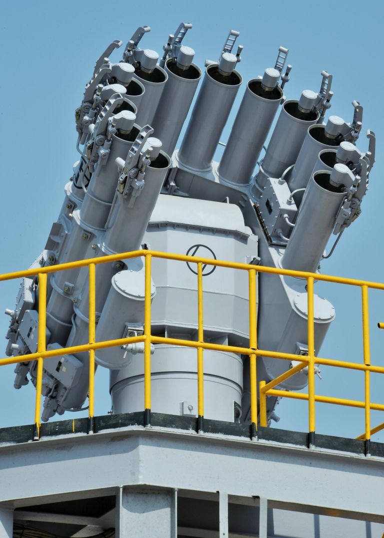 Палубная ракетная установка компании Larsen & Toubro (L&T) на 11-ой международной выставке оборонной промышленности Defexpo India 2020 Палубная ракетная установка компании Larsen & Toubro (L&T) на 11-ой международной выставке оборонной промышленности Defexpo India 2020