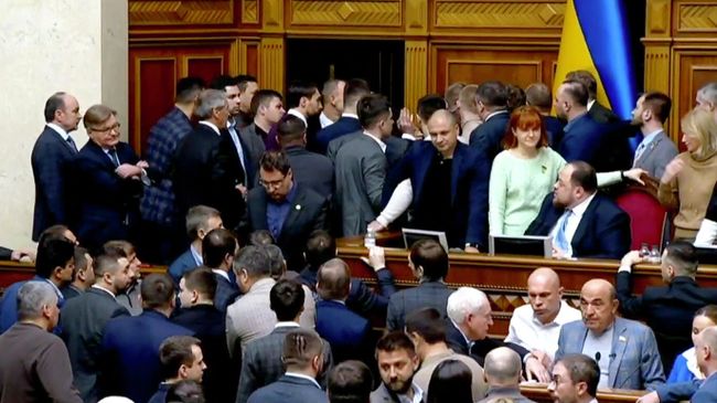 Потасовка во время заседания Верховной рады Украины. 6 февраля 2020 Потасовка во время заседания Верховной рады Украины. 6 февраля 2020